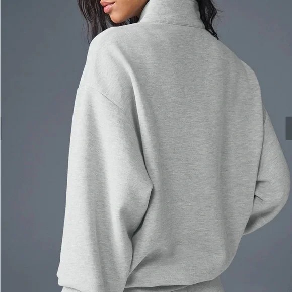 ALO Yoga Accolade 1/4 Zip Pullover - Picture 2 of 12